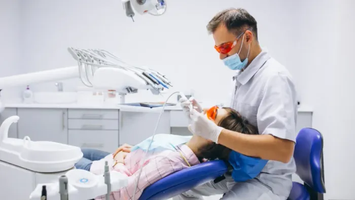 Clínica Odontológica com 4 Consultórios Completos à Venda em Santo Antônio com Descoberto