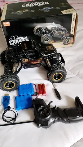 Carrinho 4X4 brinquedo controle remoto 