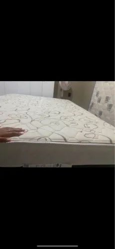 Vendo cama box usada
