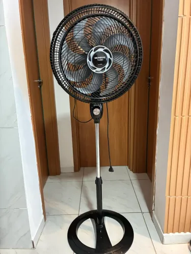 Ventilador de pé novo