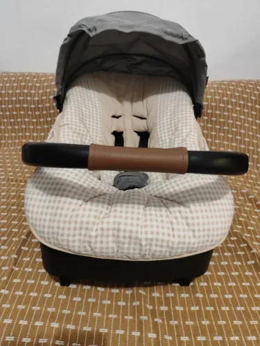 Bebê Conforto Safety 1st, com base Isofix, Grey Frost