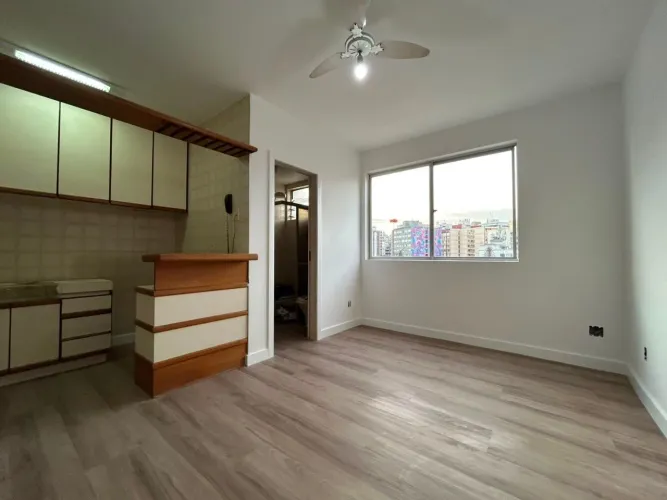 Apartamento com 1 dormitório à venda, 24 m² por R$ 360.000 - Centro - Florianópolis/SC