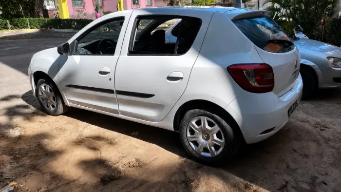ALUGUEL RENAULT SANDERO 1.0 2016