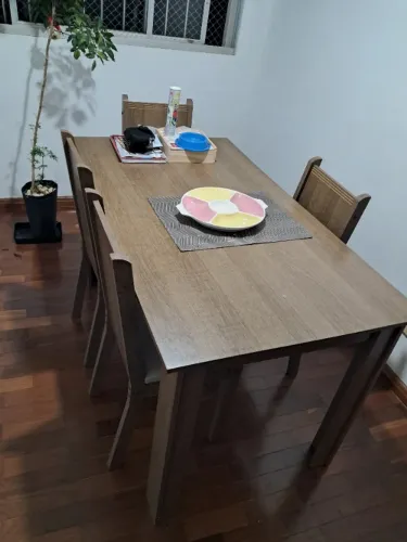 Mesa de Jantar com 4 cadeiras