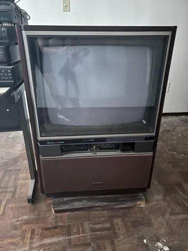 TV antiga rara Mitsubishi Ano 1980