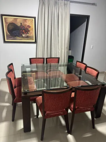 Vendo mesa madeira 8 lugares