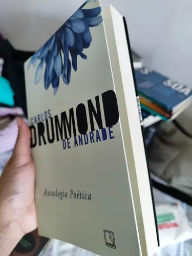 Antologia poética - Carlos Drummond de Andrade
