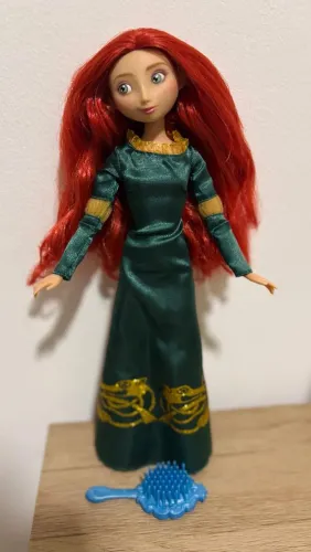 Boneca Merida Disney Store! Completa, essa versão vem com a escova