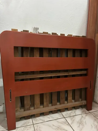 Cama de solteiro madeira maciça