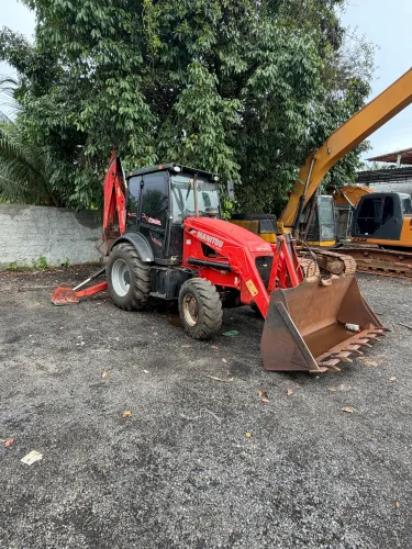 Vendo Retroescavadeira Manitou 2022 - oportunidade 