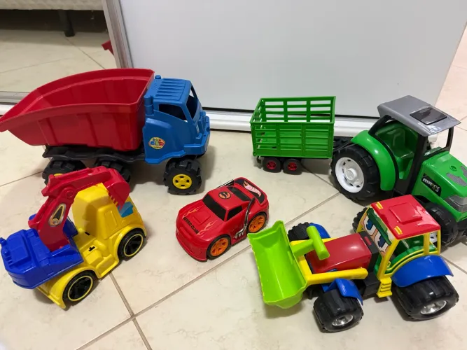 Lote de carrinhos