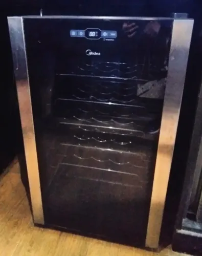 Adega Midea 30 garrafas
