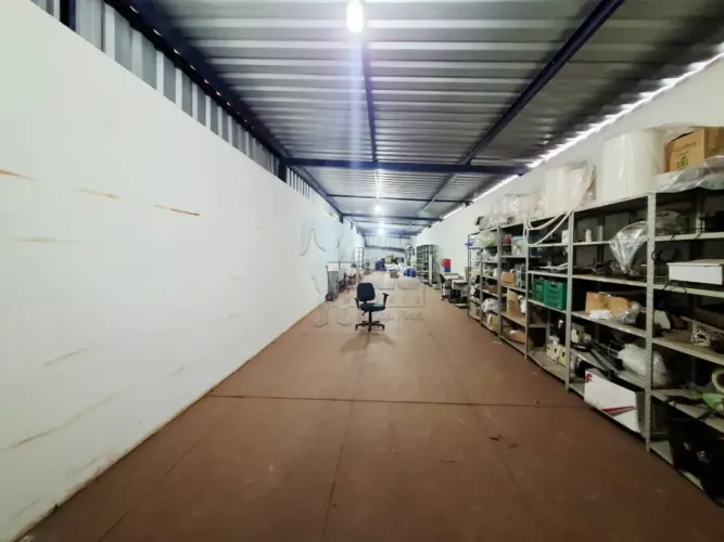 Galpão comercial de 200m² com 02 banheiros para locação em condomínio - Cravinhos
