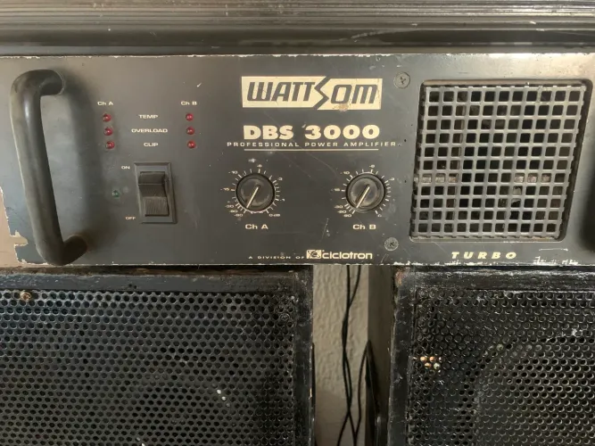 Vendo ou troco Aparelhagem de som completa 6000