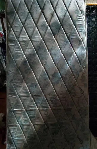 Colchão de solteiro de molas ensacadas