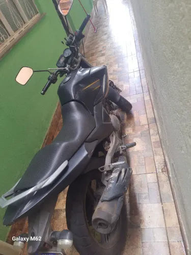 Vendo ou troco Fazer 250