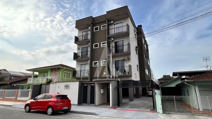 APARTAMENTO COM 2 QUARTOS, COZINHA E CHURRASQUEIRA NO BAIRRO COMASA.