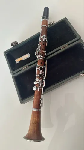 Vendo Clarinete Bugobot 13 Chaves