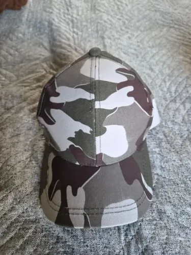 Boné camuflado
