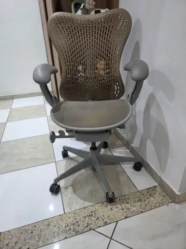 Cadeira de escritório Herman Miller 
