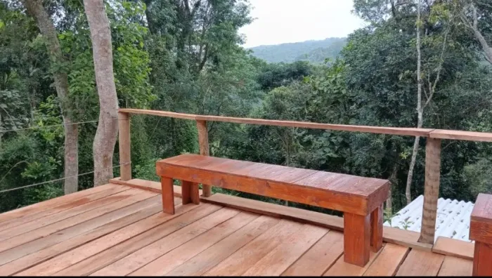 sítio com piscina