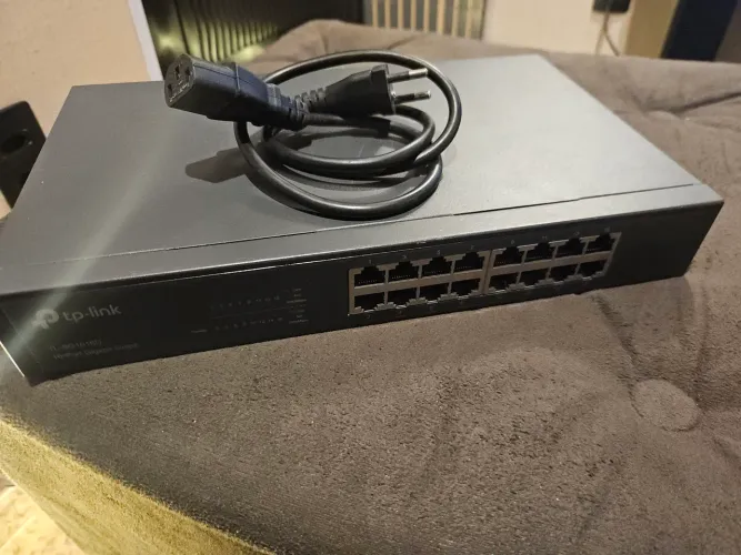 TP LINK TL sg 1016D