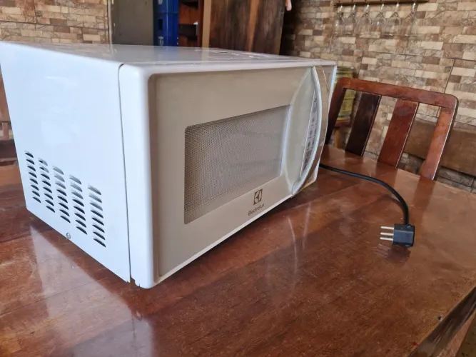 Micro-ondas em perfeito estado