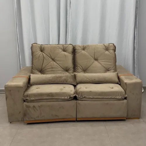 Sofá retrátil e reclinável 