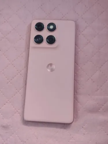 Boa noite vendo celular novo com meses de uso .! Motivo da venda comprei celular novo . 