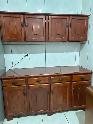 Armário e balcão de cozinha