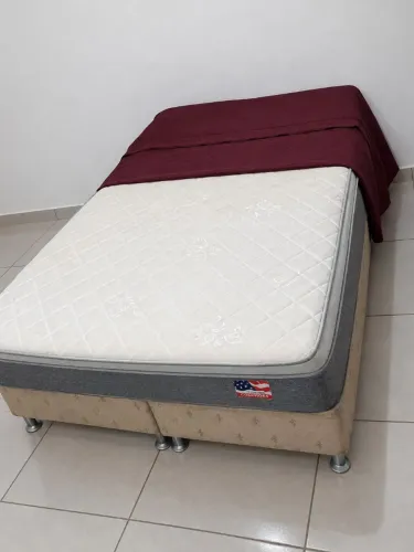 Vendo cama box queen casal