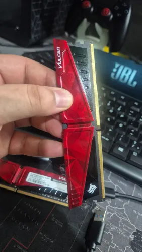 MEMÓRIA RAM 2X 8GB 3200 Mhz + Leitor SSD M.2 NGFF USB-C 3.1