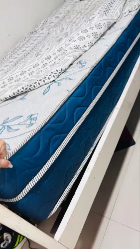 VENDO CAMA MADEIRA COM COLCHÃO