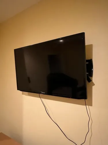 vende-se televisão três dias de uso,tenho duas dessa 