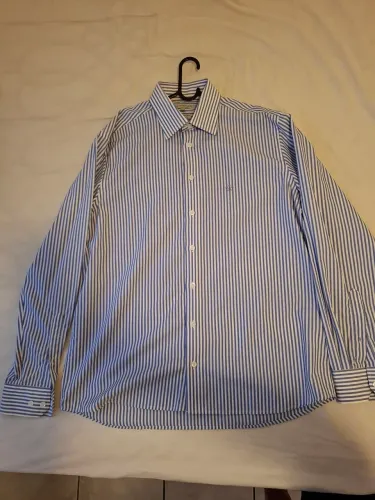 Camisas 100% originais e novíssimas.