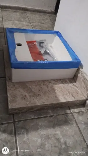 Vendo Cuba quadrada para banheiro