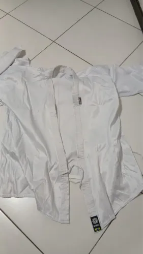 Kimono de Karatê Usado 1,60 (14/16 anos) com Faixa Branca