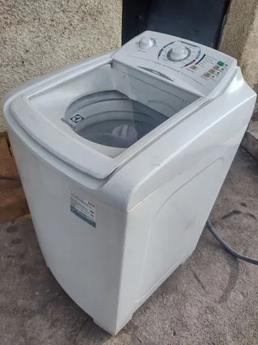 Máquina de lavar roupa Eletrolux 10k