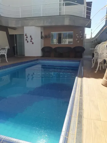 Sobrado para Locação no Villággio II, 4 Quartos e Lazer Completo
