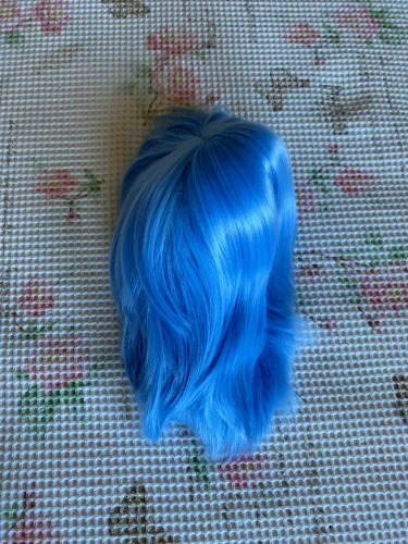 Peruca curta azul claro