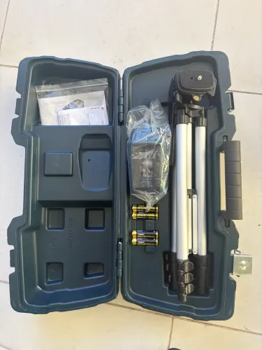 Nível Laser Bosch Nivelox C/3 Linhas 15m C/ Tripé E Maleta