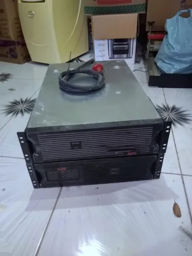 Nobreak APC Smart-UPS 3000XL Rack + Módulo de Bateria Externo
