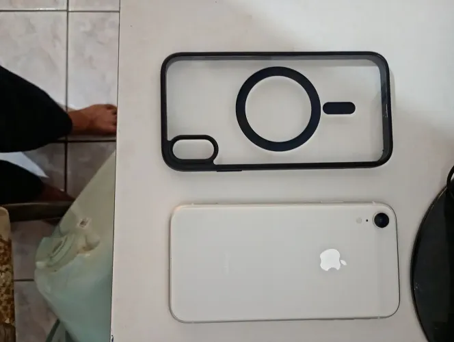 iPhone XR 65 semi novo sem detalhes 