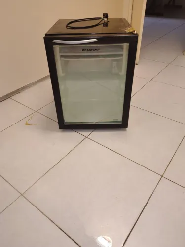 Vendo figrobar ou troco por geladeira 