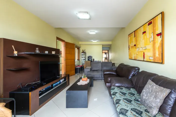Casa para venda em Vila Anglo Brasileira com 4 quartos, sendo 2 suítes, 210m²