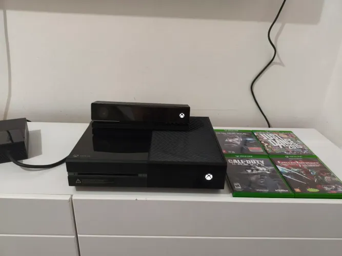 Vendo Xbox One completo Kinect + jogos