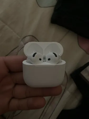 AirPods 4 com cancelamento de ruído