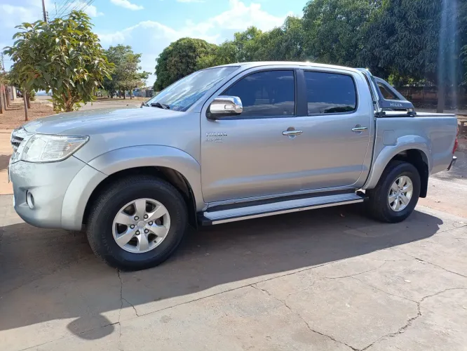 Toyota Hilux CD SRV 4X2 2.7 Flex 16V Aut. 2015