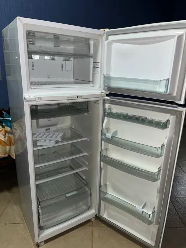 Geladeira Brastemp frost free 319 litros