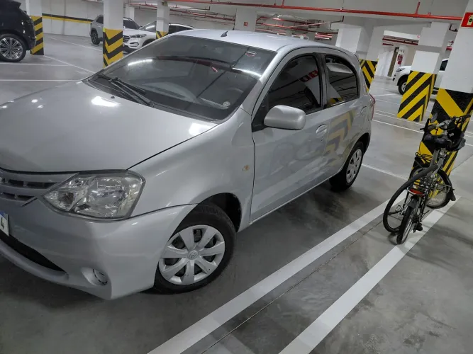 Toyota Etios XS 1.3 Flex 16V 5P Mec. 2013